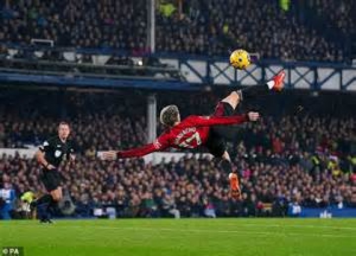 Alejandro Garnacho's Spectacular Bicycle Kick Steals the Show as United Stun Everton