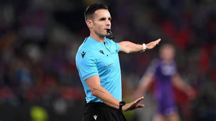 Ashley refereeing NZ vs. PNG at Headingley