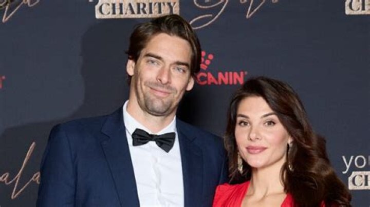 Qui Est La Compagne De Camille Lacourt