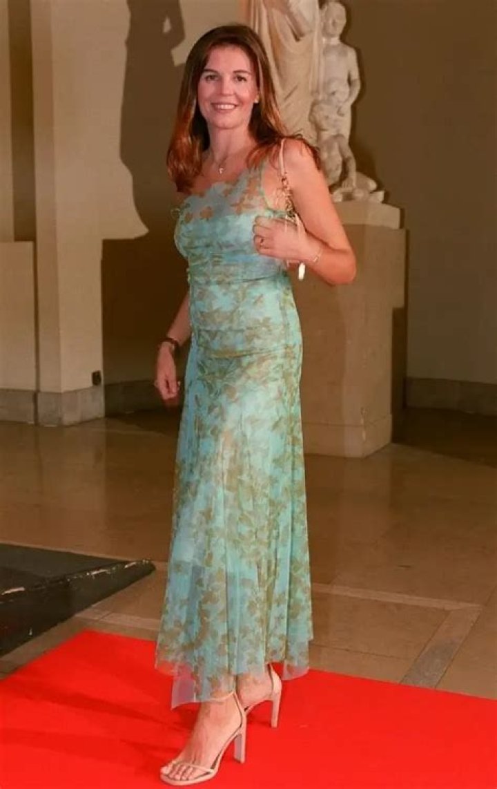 Véronika Loubry Taille